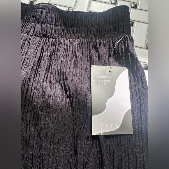 Elegant Black Wide-Leg Trousers - Picture 3 of 7